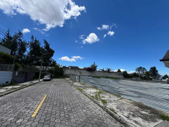 Terreno en Monteserrín — imagen 2