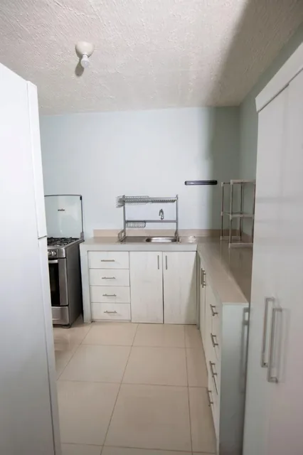 Casa en Venta, 2 Pisos, 3 Dorm. Amplio Frente - Urb. Villa del Rey, Et Príncipe Harry, Guayas — imagen 4