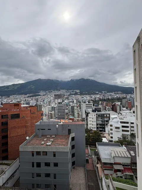 Venta o Renta Departamento Sector González Suárez Vista Espectacular, 3 Dorm. — imagen 5