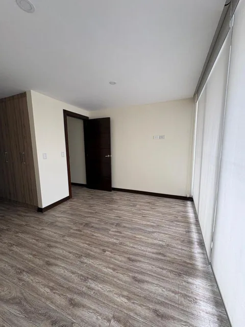 Venta o Renta Departamento Sector González Suárez Vista Espectacular, 3 Dorm. — imagen 2