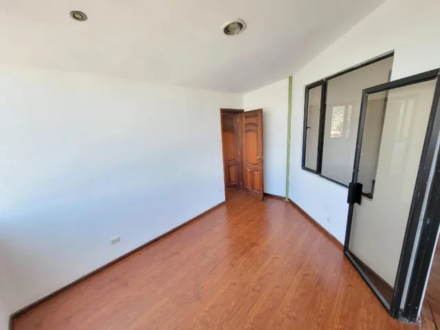 Departamento de Venta en El Sector Solca de 105 m Los Guayacanes — imagen 5