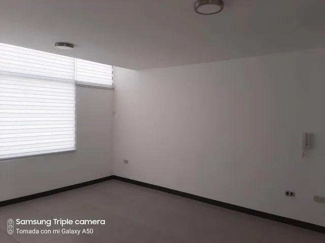 Cerca Al Supermaxi - Coral Hermosa Casa 3 Dorm. con Baños — imagen 4