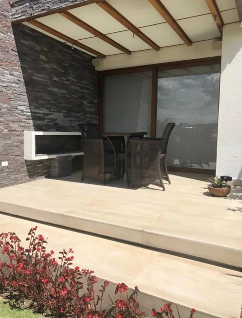 Hermosa y Exclusiva Casa de Venta en Cumbaya Urbanizacion — imagen 4