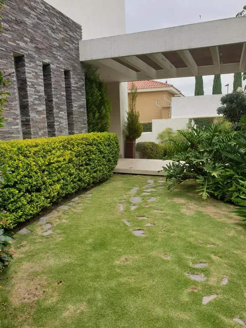 Hermosa y Exclusiva Casa de Venta en Cumbaya Urbanizacion — imagen 2