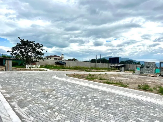 Mv - Puembo, en Venta Lote de Terreno 895,94 m² en Urbanización Exclusiva, Espectacular Vista a Quito — imagen 2