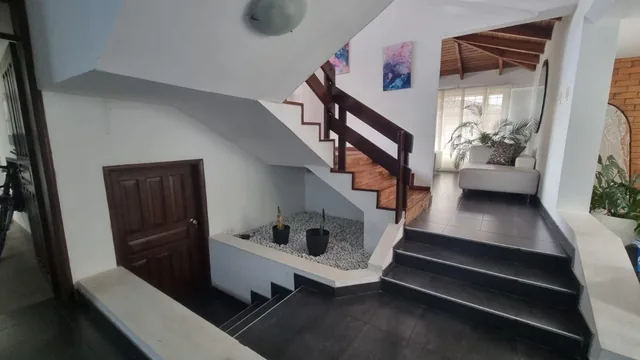Vendo Casa Rustica de 330 m² a 2 Min de La Ruta Viva Dentro de Conjunto - Tumbaco — imagen 4