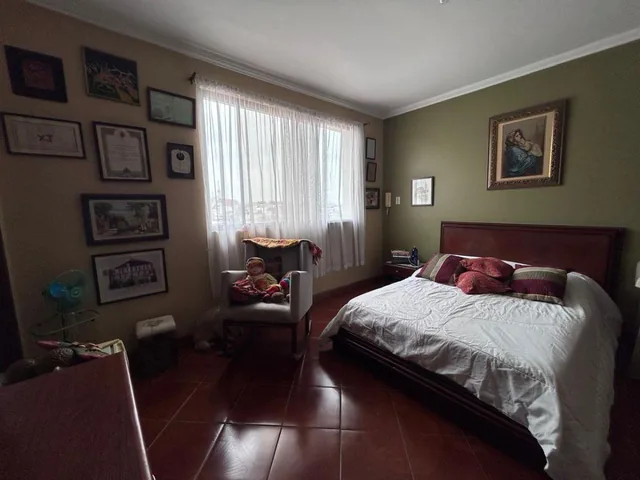 Casa en Venta en Ceibos Norte | Frente a Parque | Amplio Patio y Terraza, Guayas — imagen 3