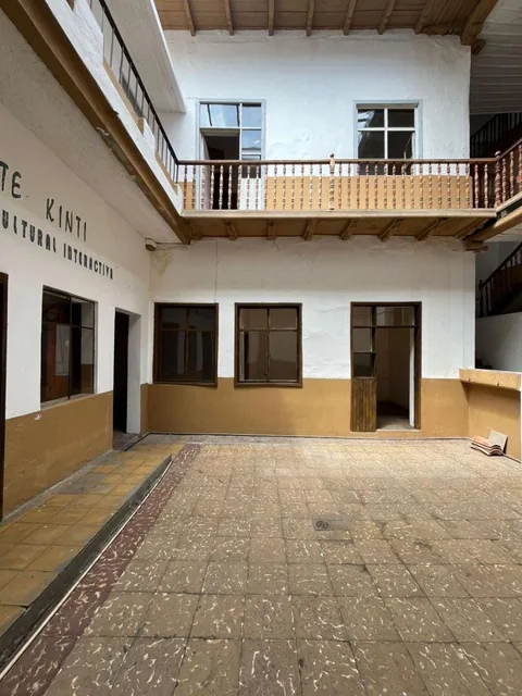 Casa Patrimonial de Venta en El Centro de La Ciudad, Azuay — imagen 4