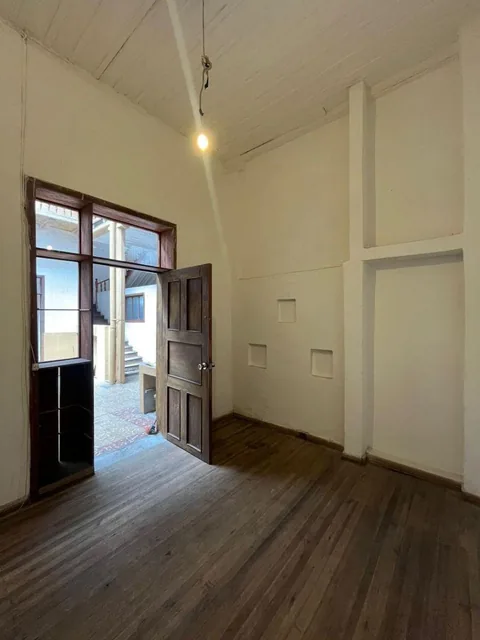 Casa Patrimonial de Venta en El Centro de La Ciudad, Azuay — imagen 2