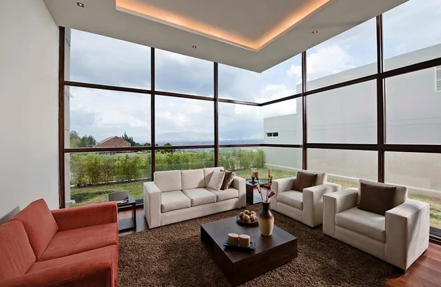 Casa de Venta Miravalle, de Alta Gama en Conjunto Cerrado, Full Seguridad — imagen 2