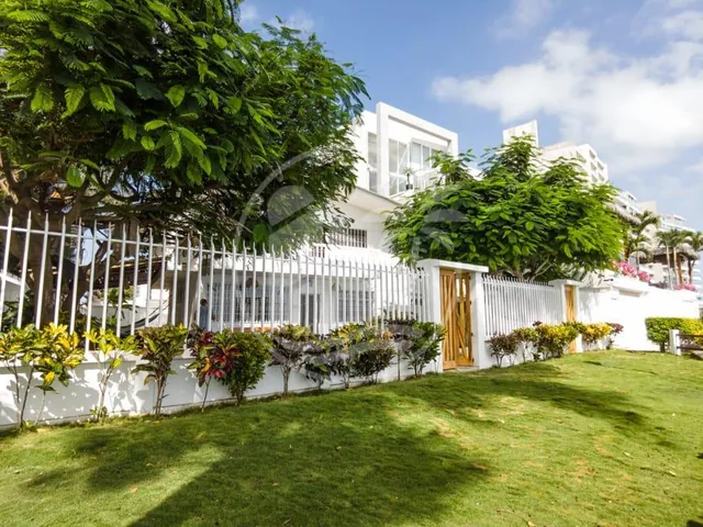 Vendo Espectacular Casa Esquinera Frente Al Mar Sector La Milina en Salinas — imagen 5