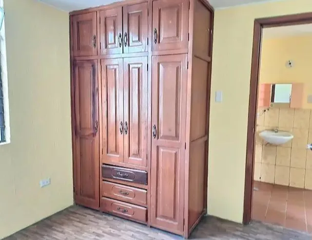 Av Teniente Huigo Ortiz Vende Departamento en Planta Baja 3 Dorm. — imagen 4