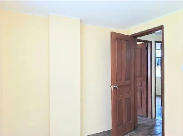 Av Teniente Huigo Ortiz Vende Departamento en Planta Baja 3 Dorm. — imagen 2