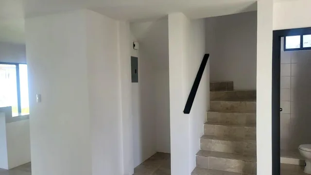 Casa de Estreno en Venta en La Rioja Av Leon Febres Cordero - Mae. Recalde, Guayas — imagen 4