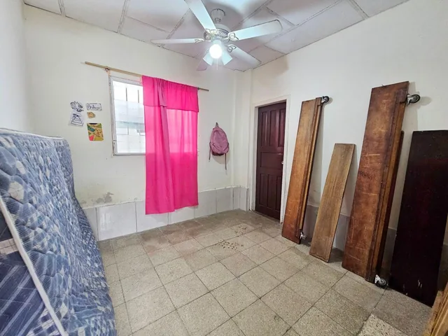 De Oportunidad Casa de 200 m² con 4 Habitaciones en Venta en La Milina Para Remodelar — imagen 3