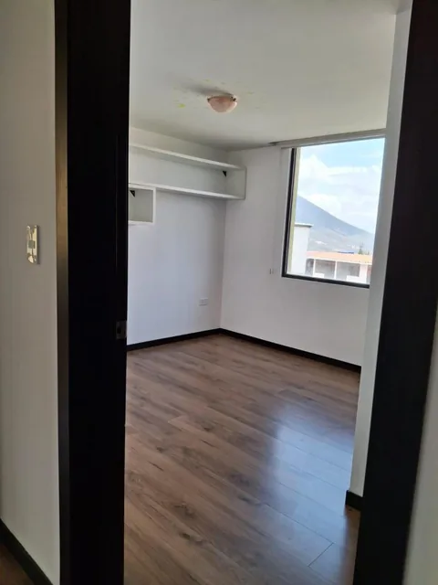 Amplio Departamento Moderno en Quito — imagen 4