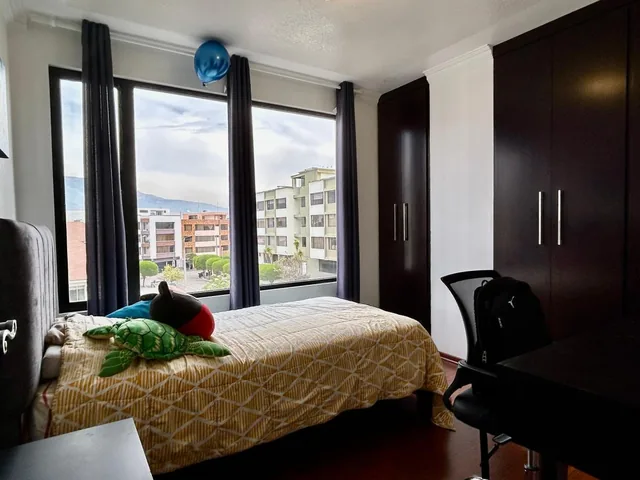 Venta Amplio Departamento 4 Dorm. Jardines de Amagasí — imagen 2