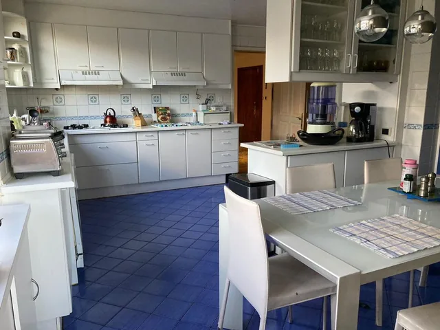 Se Vende Amplio Departamento Dúplex Sector El Bosque. Provincia de Pichincha — imagen 2