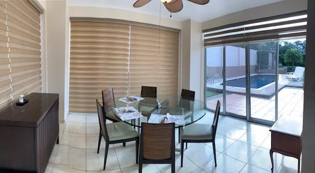 Residencia Exclusiva en Urbanizacion Privada Sector Colegio Menor, en Venta — imagen 2