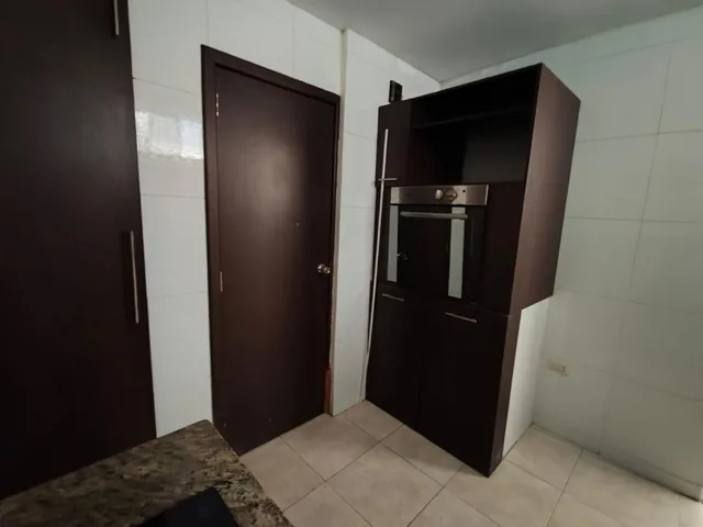 Departamento en Venta en Lomas de Urdesa Ronr, Guayas — imagen 3