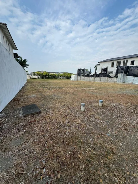 Plaza Lagos Venta de Terreno Al Lago Frente a un Islote, Guayas — imagen 2
