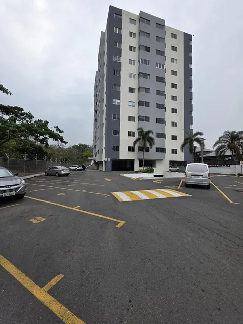 Condominio de Venta en Vizcaya Gardens Sector Ceibos, Guayas — imagen 3