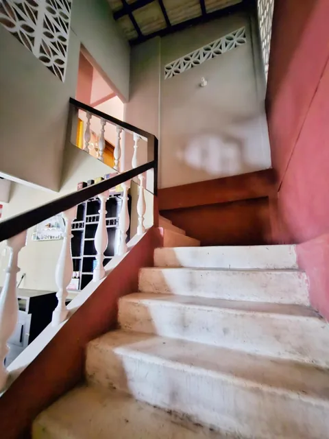 Inversion Ideal en Salinas: Casa Amplia de 2 Pisos con Anexos Cerca del Malecon — imagen 5