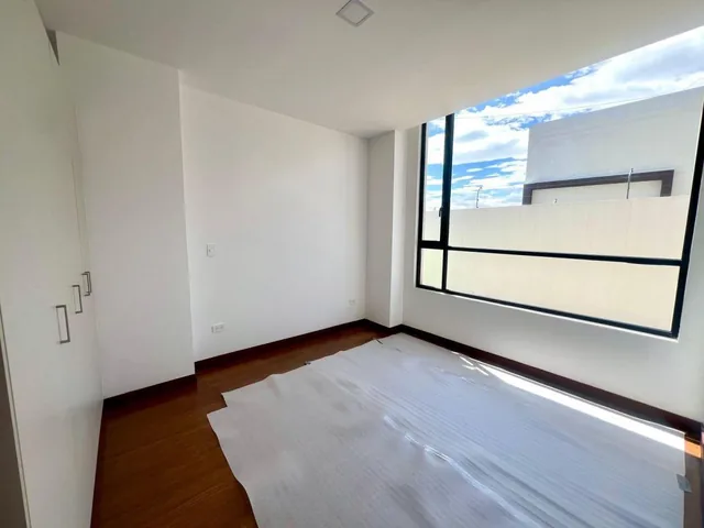 Mv - Sector San Juan Bajo de Cumbaya, en Venta Dpto a Estrenar 3d 129 m² — imagen 3