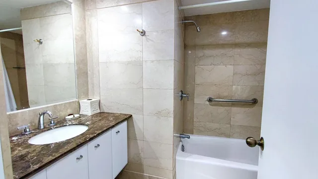 Vendo Departamento 2 Dorm Marriott Residences Amoblado de Lijo — imagen 2