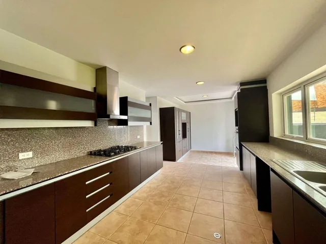 Casa Amplia de Venta San Patricio Lumbisi — imagen 2