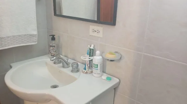 Venta Casa Una Planta con Amplio Jardin en Nayon — imagen 2