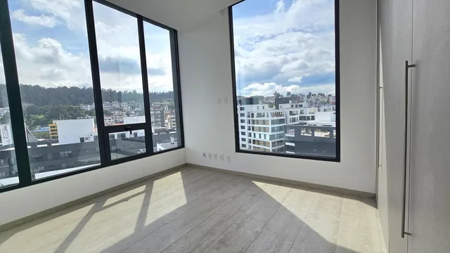 Venta Departamento con Vista, Piso Alto E Iluminado en La Carolina — imagen 3