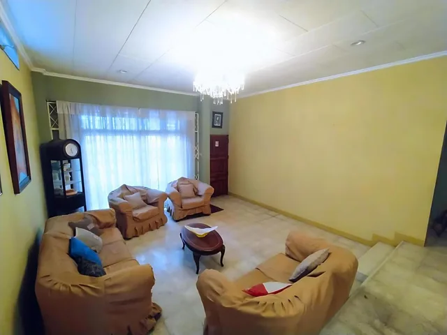 Venta Casa en Lomas de Urdesa, Oportunidad de Inversión (Wt), Guayas — imagen 5