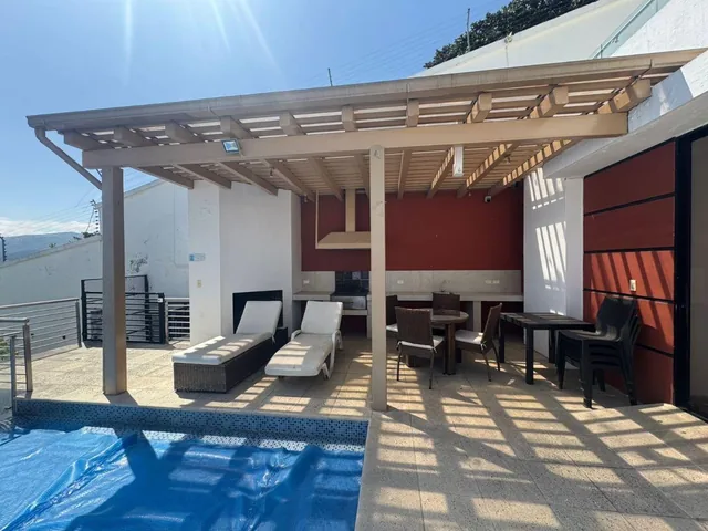 De Venta Casa en San Juan de Cumbayá 3 Habitaciones con Seguridad Presencial — imagen 5