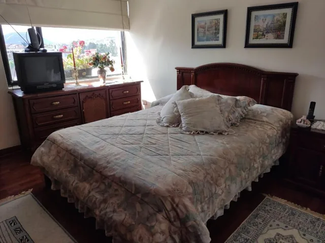 C/ Quito Tenis, Penthouse Amoblado de 305 m² en Venta, 3 Parqueaderos — imagen 2