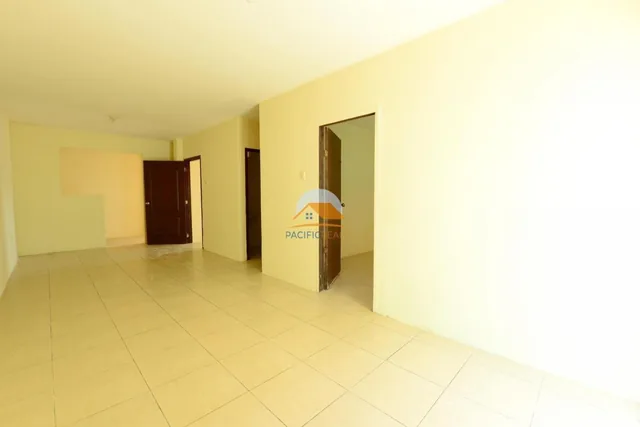 Casa Esquinera en Mucho Lote 2 con Amplio Terreno, Guayas — imagen 2