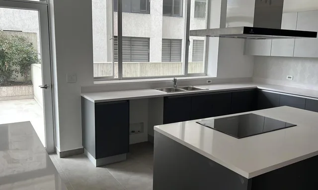 Quito Departamento Duplex de Venta por Estrenar Sector Gonzalez Suarez — imagen 4