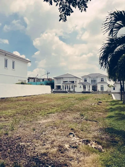 Aires del Batan - Exclusivo Terreno Esquinero en Venta - Samborondon, Guayas — imagen 4