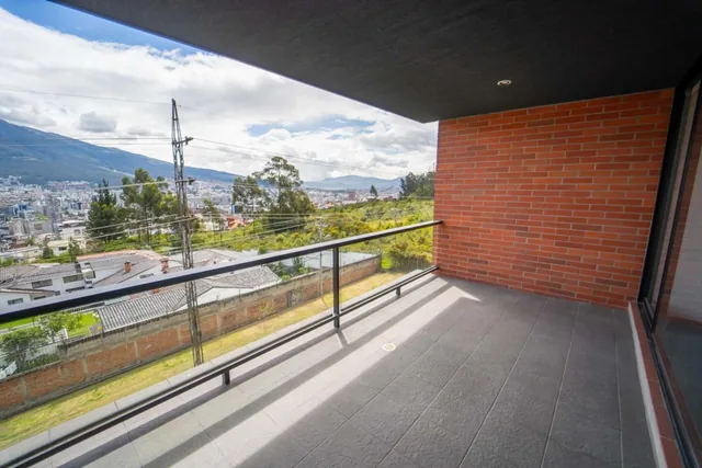 Departamento en Venta Quito Bellavista Alto 260 m² 3 Habitaciones 2 Parqueaderos — imagen 5