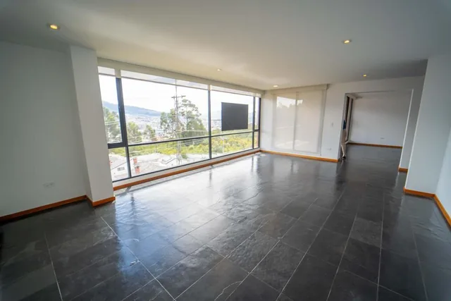 Departamento en Venta Quito Bellavista Alto 260 m² 3 Habitaciones 2 Parqueaderos — imagen 4