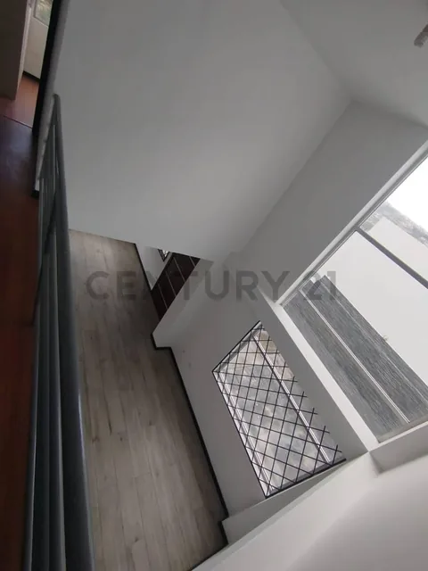 Casa en Venta Cada Dormitorio con Baño y 3 Garajes — imagen 2