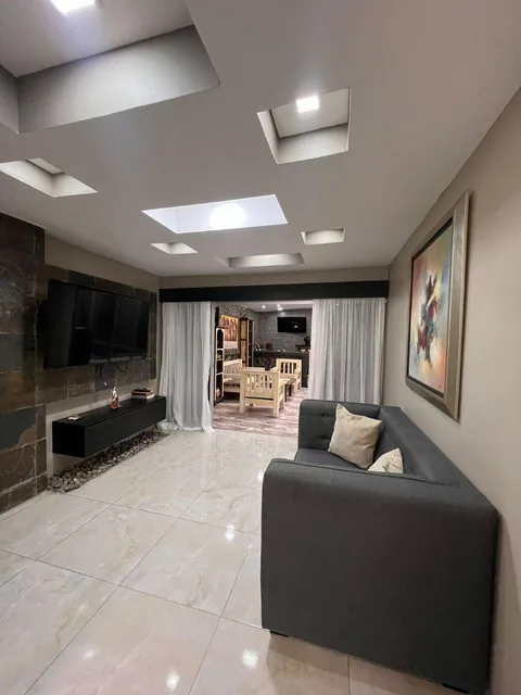 En Venta Espectacular Casa Amoblada C/piscina Urb. Matices - Km. 10 Samborondon - 220 m², Guayas — imagen 3