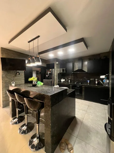 En Venta Espectacular Casa Amoblada C/piscina Urb. Matices - Km. 10 Samborondon - 220 m², Guayas — imagen 2