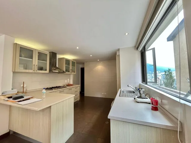 Venta Departamento Sector Gonzalez Suarez — imagen 2