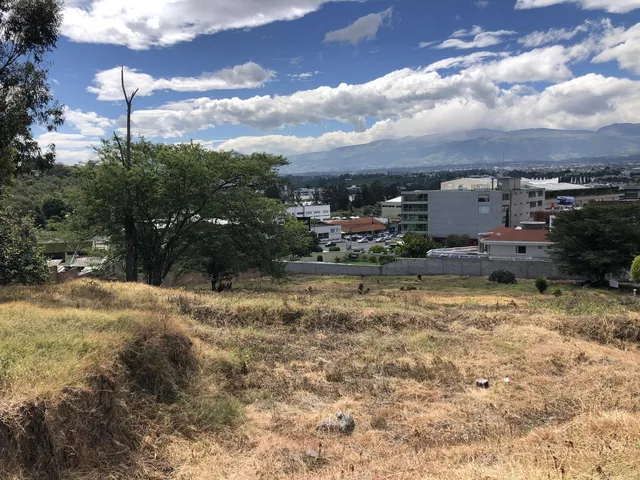 Terreno de Venta Dentro de La Urbanización Cumbres del Valle en Cumbayá — imagen 3