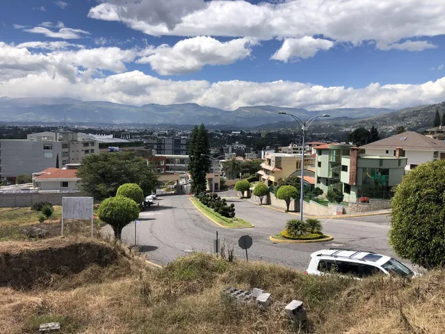 Terreno de Venta Dentro de La Urbanización Cumbres del Valle en Cumbayá — imagen 2