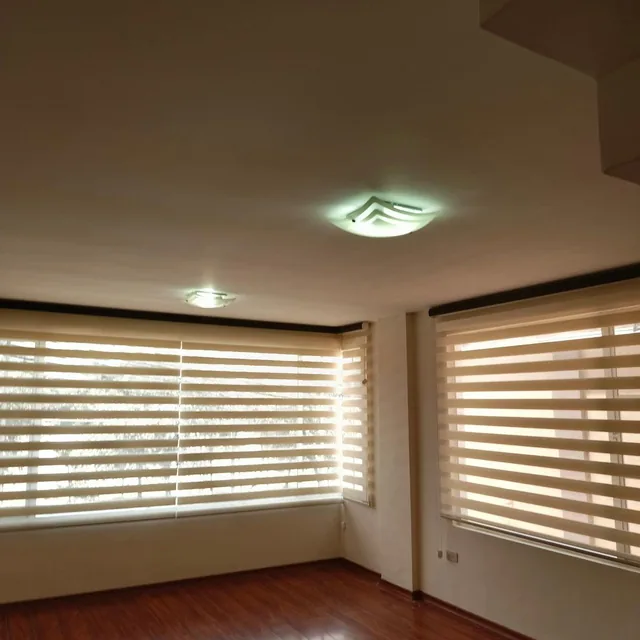 Lomas de Monteserrin Casa Independiente Triplex en Venta 4 Dorm. Terraza Patio — imagen 4