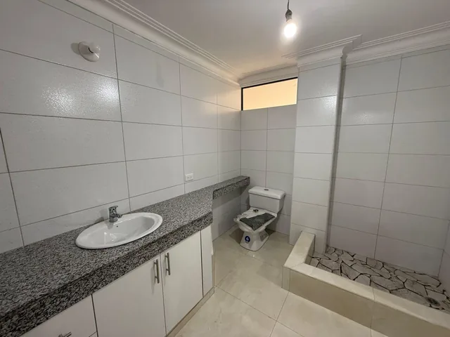 Vendo Departamento Planta Baja en Los Ceibos, Guayas — imagen 4
