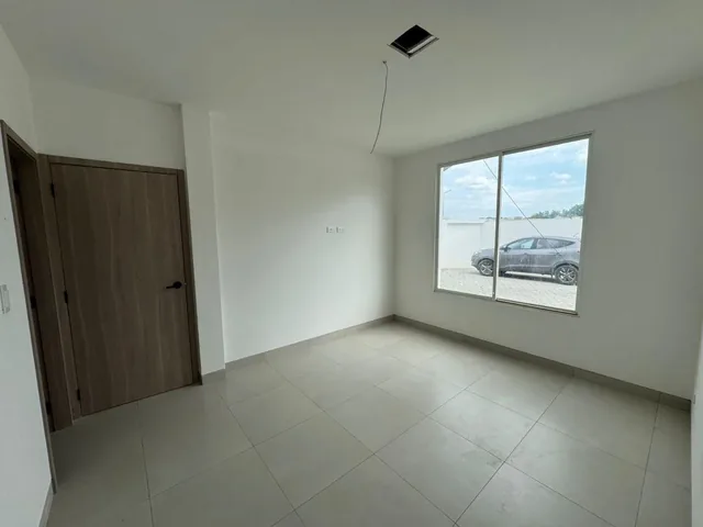 Casa de Estreno, 5 Dorm. en Vía a La Costa, Alba del Bosque, Guayas — imagen 2