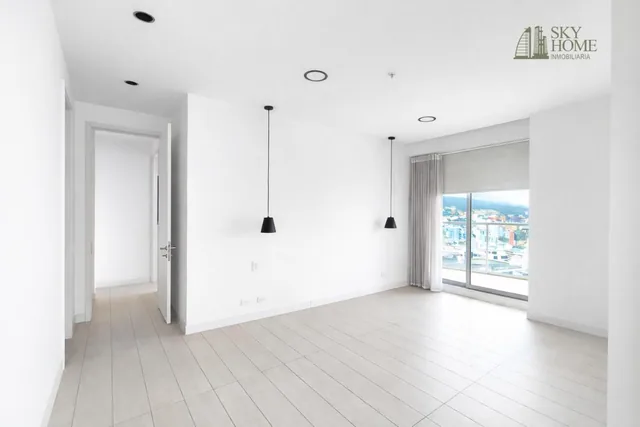Venta Departamento Exclusivo, 2 Habitaciones, González Suarez, con Balcón Panorámico, 240 Mil Usd — imagen 4
